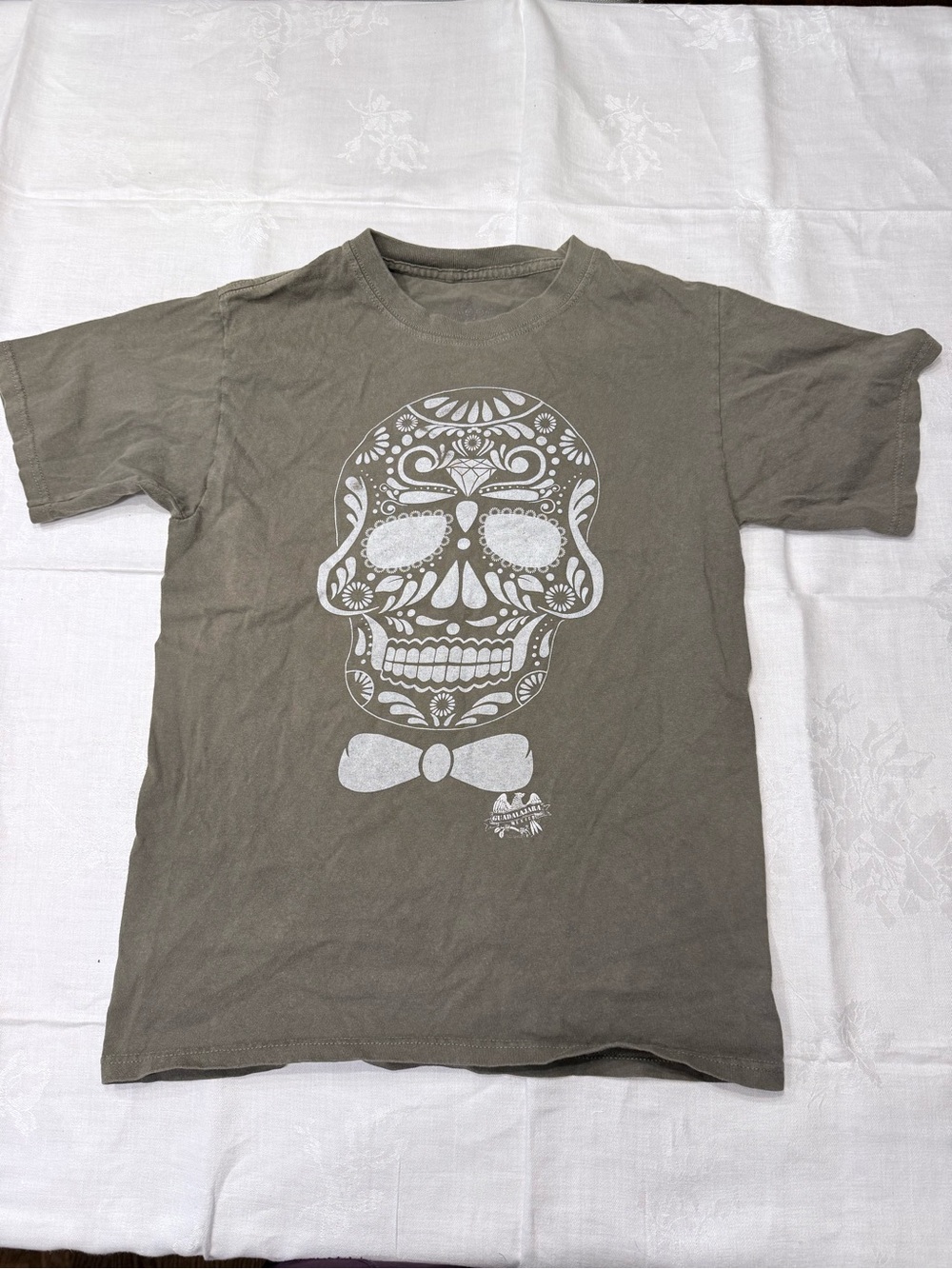 Guadalajara Olive Graphic Skull T-Shirt women’s small day of the dead HHH